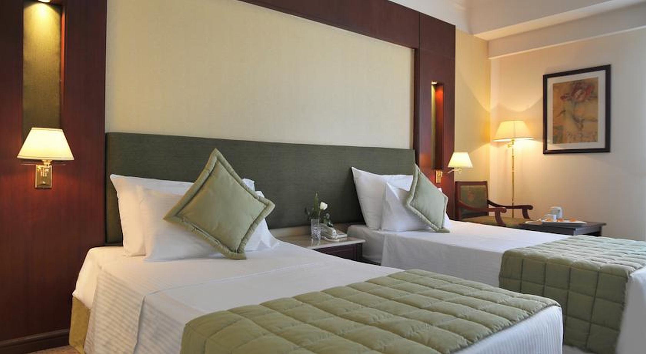Safir Hotel Cairo Giza Стая снимка A room at the hotel