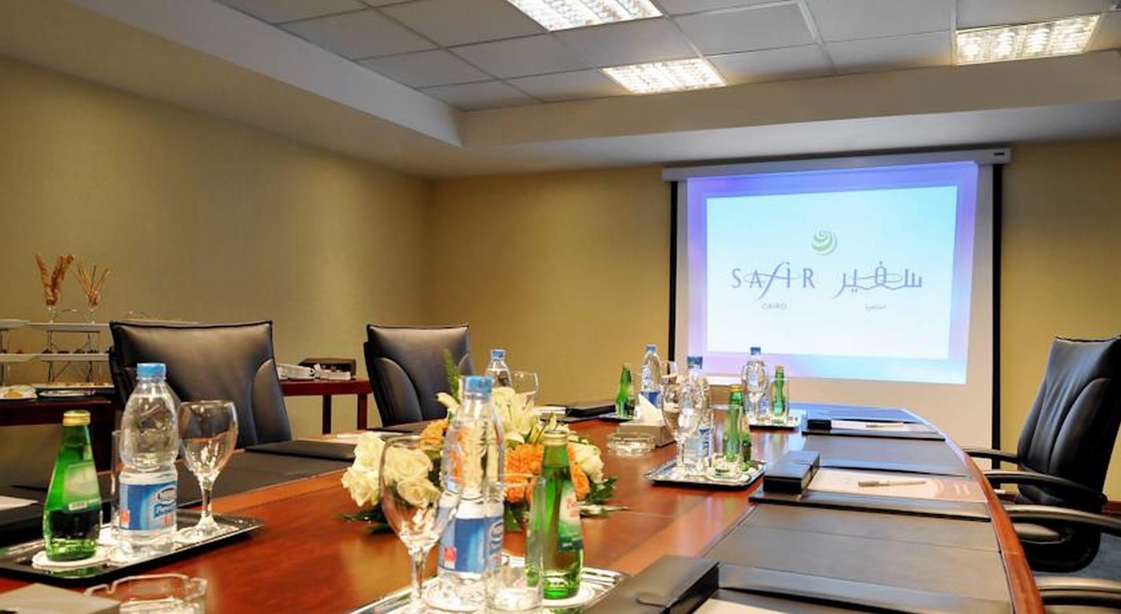 Safir Hotel Cairo Giza Екстериор снимка A meeting room at the hotel