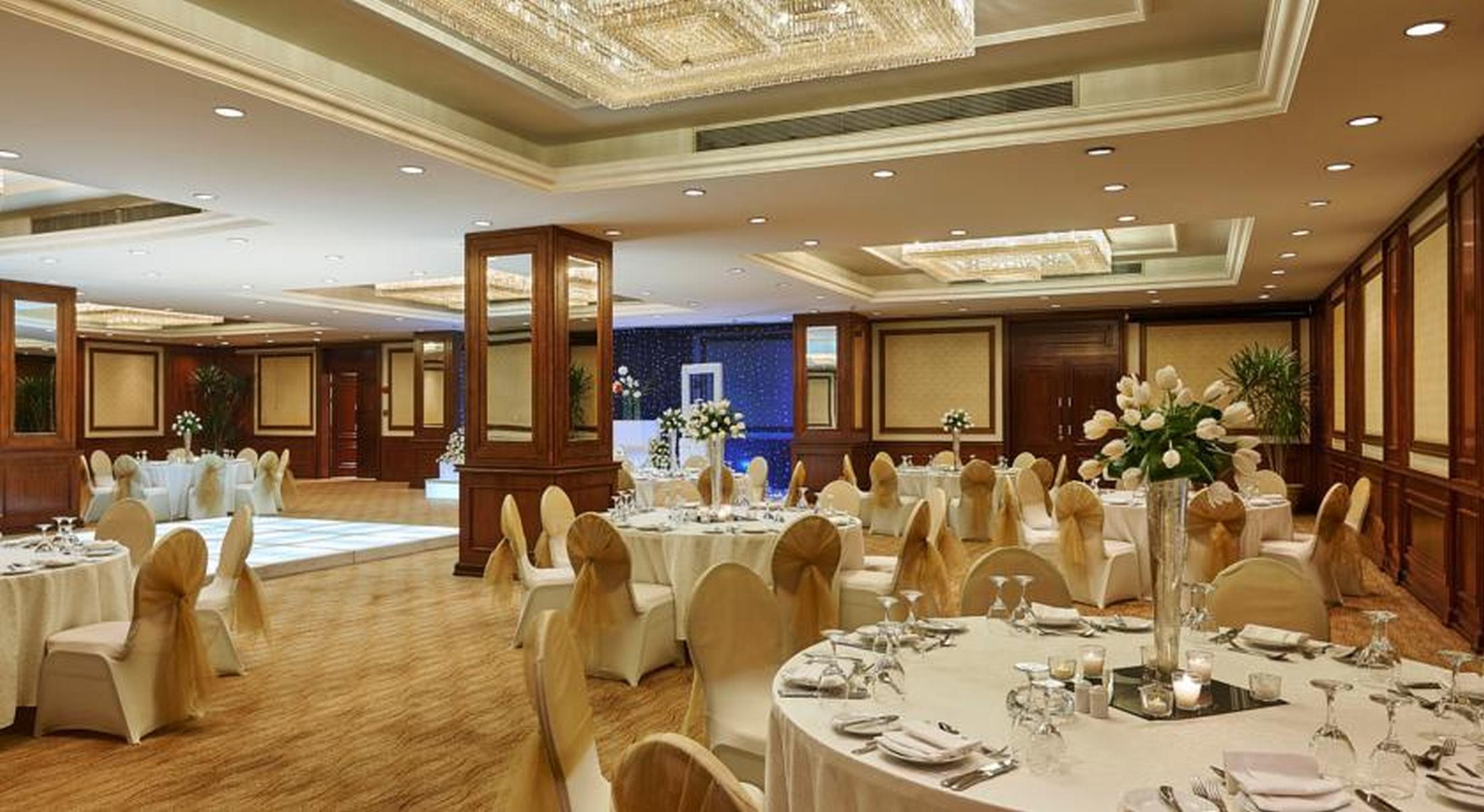 Safir Hotel Cairo Giza Екстериор снимка The ballroom