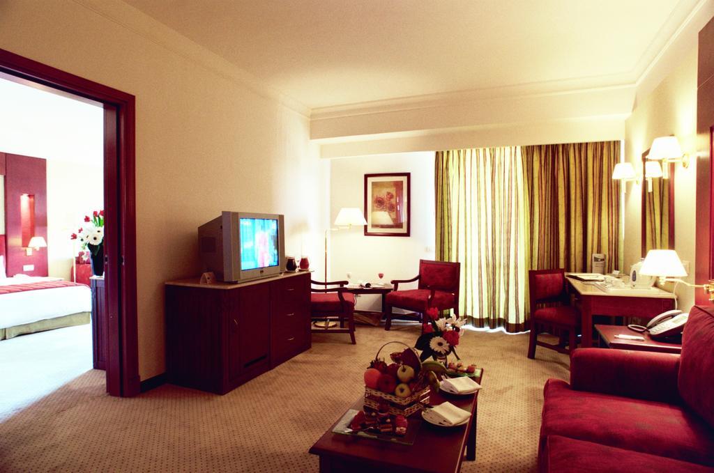 Safir Hotel Cairo Giza Стая снимка Suite